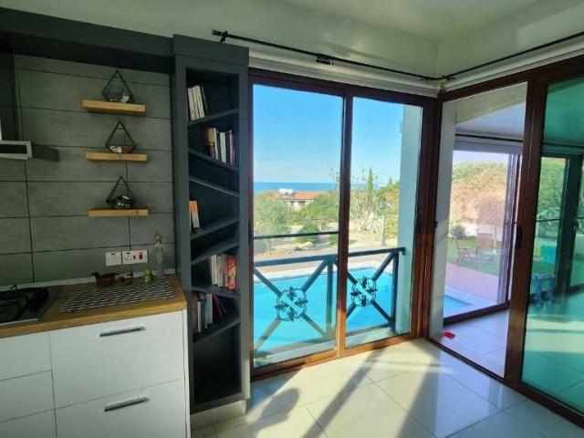 Luxury Villa with Private Pool and Sea View in Laptada