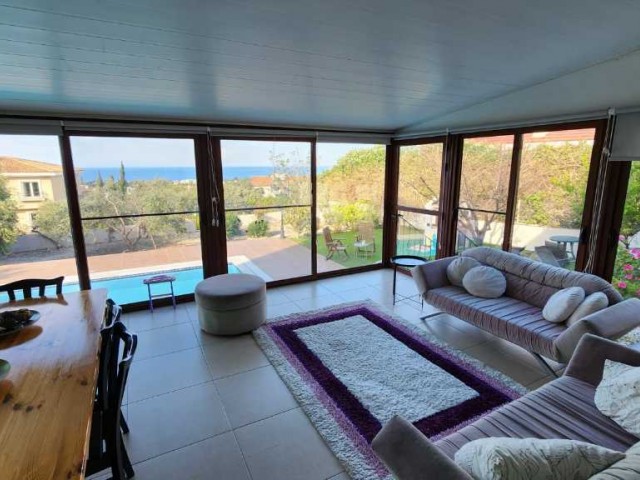 Luxury Villa with Private Pool and Sea View in Laptada