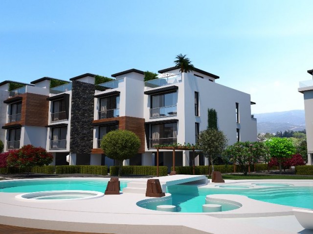 Zweibettzimmer mit Gemeinschaftspool mit Blick auf die Berge und das Meer in Kyrenia ** 