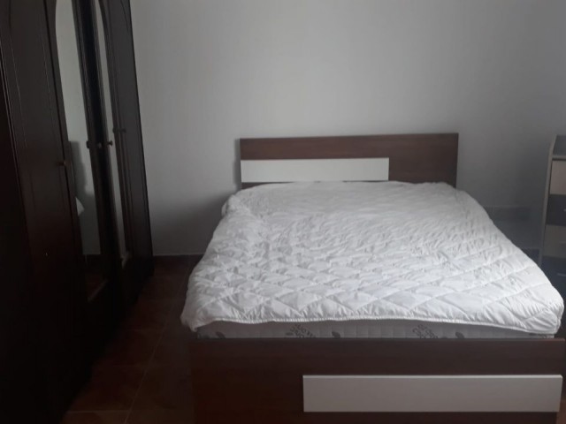 Alsancak 170 m2 Zu vermieten ** 