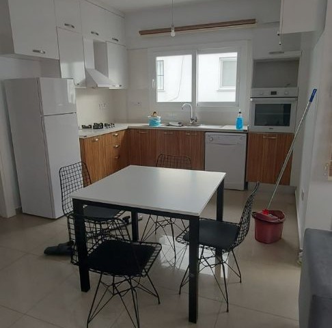 1 + 1 1 + 1 apartment with a tenant guaranteed location in the center of small kaymaklı is waiting for its new owner as furnished and tenant.  Whether as an investment or by staying yourself, you can be the owner of this apartment at an affordable price by making economy from time and fuel expense. 