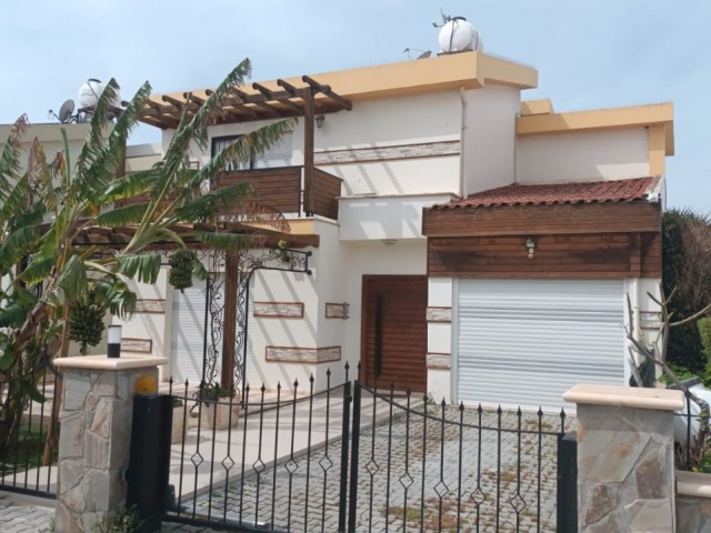 2+1 VILLA FOR RENT IN HAMITKOY CENTRAL LOCATION SUITABLE FOR FAMILY LIFE INCLUDE SOLAR ELECTRICITY INCLUDING ZERO INVOICE WAITING FOR ITS NEW TENANT.