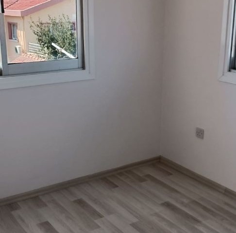 3 + 1 kaymaklı   Beyaz  Eşyalı Aileye kiralık daire Küçük - Kaymaklı / Lefkoşa 