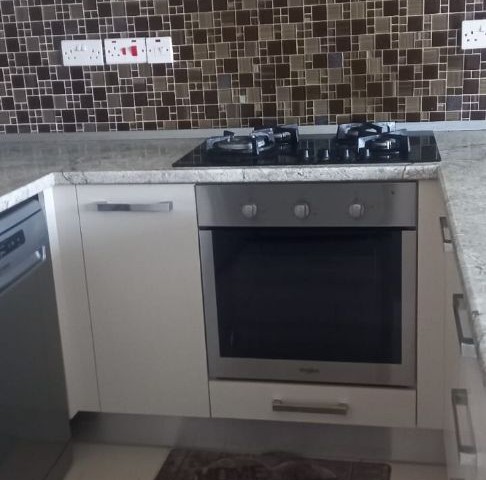 UNSERE 3 + 1 ERDGESCHOSSWOHNUNG IN HAMİTKÖY WARTET AUF IHREN NEUEN KÄUFER.