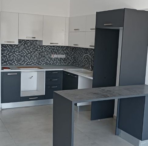 2+1 موقعیت منحصر به فرد آپارتمان جدید برای فروش در Hamitköy