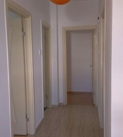 Lapta Yuruyus Road Kyrenia 3 + 1 Wohnung zu verkaufen ** 