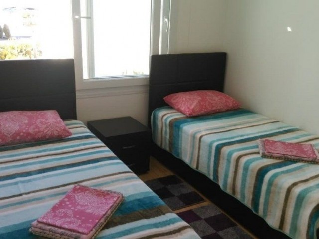 Lapta Yuruyus Road Kyrenia 3 + 1 Wohnung zu verkaufen ** 