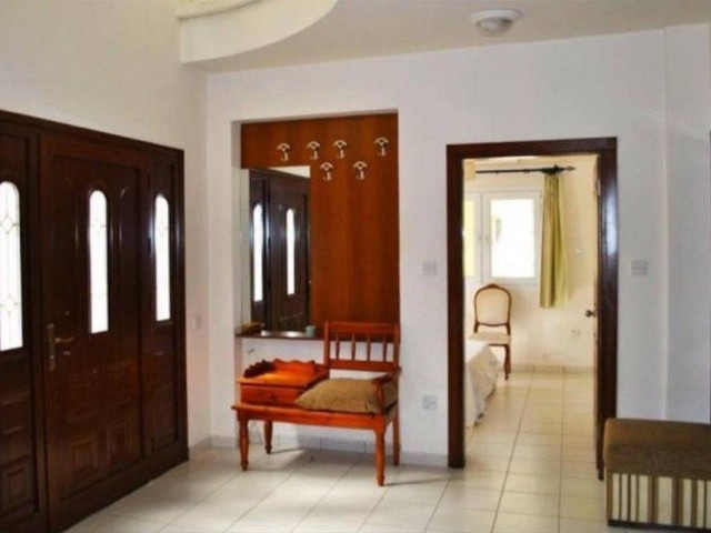 Nice 3 Bedroom Villa For Rent Location Lapta Coastal Walkway Seaside (Lapta Yuruyus Yolu) Girne (Communal Swimming Pool)