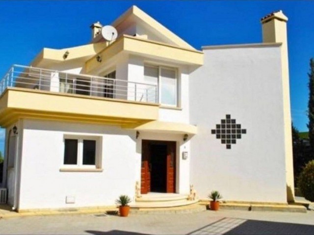 Nice 3 Bedroom Villa For Rent Location Lapta Coastal Walkway Seaside (Lapta Yuruyus Yolu) Girne (Communal Swimming Pool)