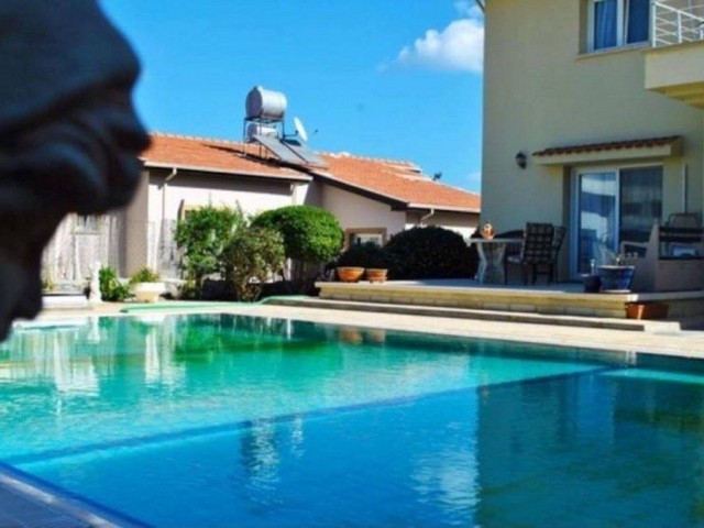 Nice 3 Bedroom Villa For Rent Location Lapta Coastal Walkway Seaside (Lapta Yuruyus Yolu) Girne (Communal Swimming Pool)