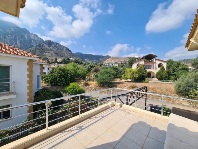 3 Schlafzimmer Villa Zum Verkauf Lage Karsiyaka Kyrenia ** 