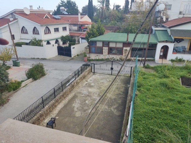 Schönes Haus mit 6 Schlafzimmern, 3 Wohnzimmern und 3 Küchen zum Verkauf, Standort Ozankoy Girne