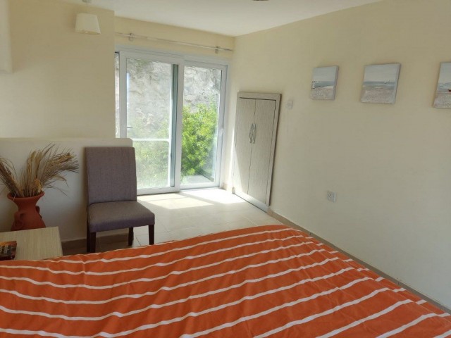 1 Schlafzimmer Doppelhaushälfte zu verkaufen mit Lage Karsiyaka Girne (Meer- und Bergpanoramablick) Reduzierter Preis!