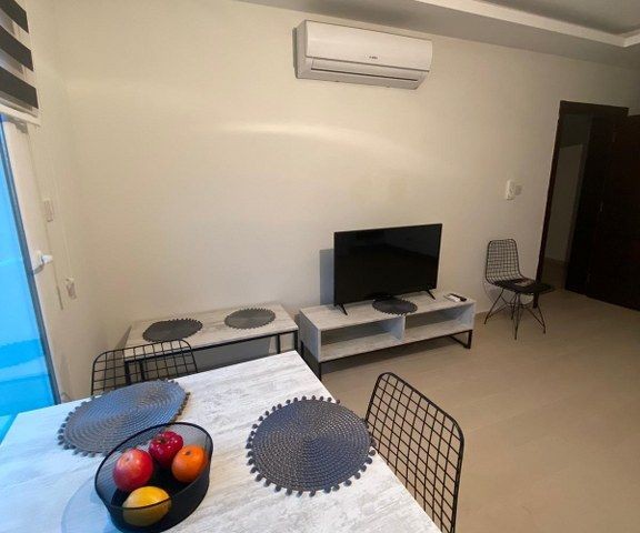 Schöne 1-Zimmer-Wohnung zu verkaufen Lage New Port Kyrenia in der Nähe von Oscar Hotel Girne (mit Bürogenehmigung)