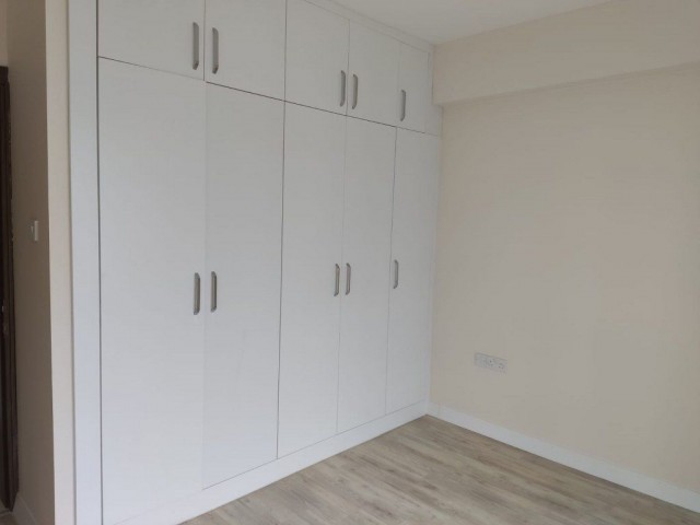 Brandneue 2-Zimmer-Wohnung zum Verkauf in der Nähe von Ezic Premier Kyrenia