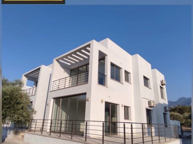 Schöne 2-Zimmer-Wohnung zum Verkauf in Catalkoy Girne (private Dachterrasse mit wunderschönem Meer- und Bergblick)