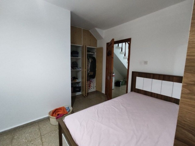 Maisonette-Wohnung mit 2 Schlafzimmern zum Verkauf, Lage in der Nähe des Baris Parks in Kyrenia