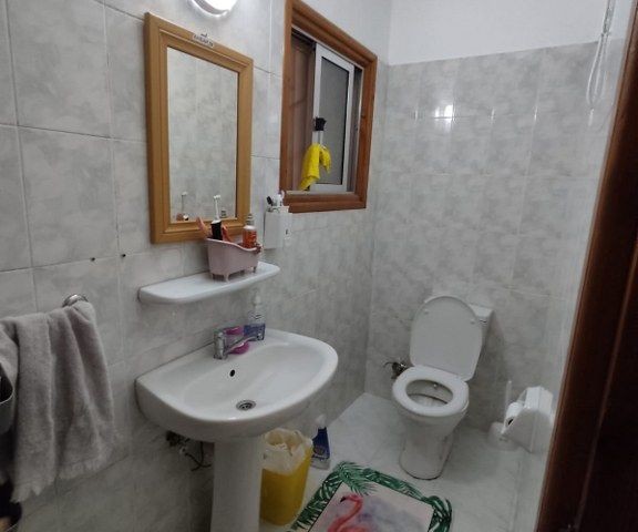 Maisonette-Wohnung mit 2 Schlafzimmern zum Verkauf, Lage in der Nähe des Baris Parks in Kyrenia