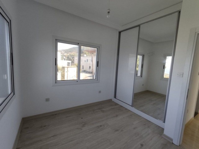 Brandneue Villa mit 3 Schlafzimmern zum Verkauf, Standort Başpınar Village (mit wunderschönem Meer- und Bergblick) Lapta Girne (dieses makellose Haus ist ein ungewöhnlicher Fund)