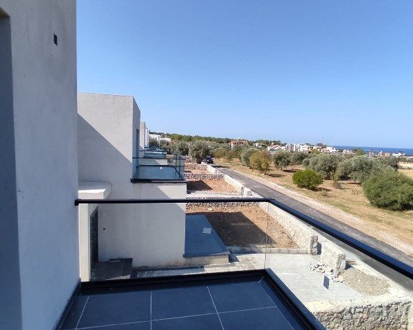 Villa mit 3 Schlafzimmern zum Verkauf, Standort Edremit Girne (mit atemberaubendem Blick auf die Fünf-Finger-Berge und das Mittelmeer)