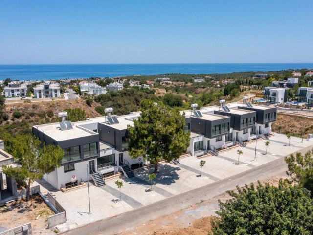 Elegante 5-Schlafzimmer-Treplex-Doppelhaushälfte zum Verkauf in der Nähe des Chamada Prestige Hotel Catalkoy Kyrenia (das richtige Zuhause für Ihren Lebensstil)