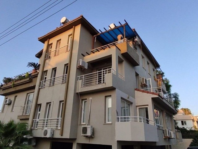 Loft-Penthouse mit 3 Schlafzimmern zum Verkauf, Lage gegenüber dem alten Nusmar-Markt in Kyrenia