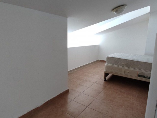 Loft-Penthouse mit 3 Schlafzimmern zum Verkauf, Lage gegenüber dem alten Nusmar-Markt in Kyrenia