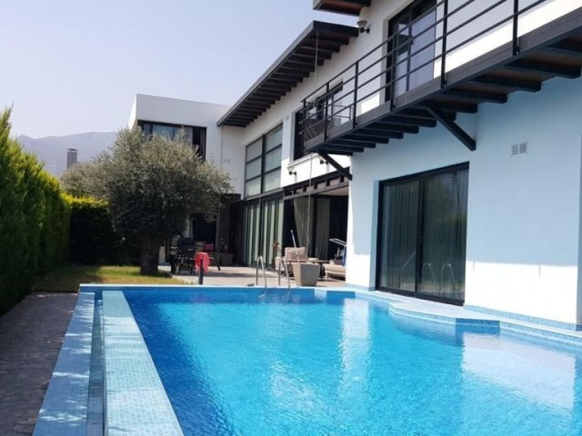 Schöne Villa mit 4 Schlafzimmern zum Verkauf in Catalkoy, Kyrenia