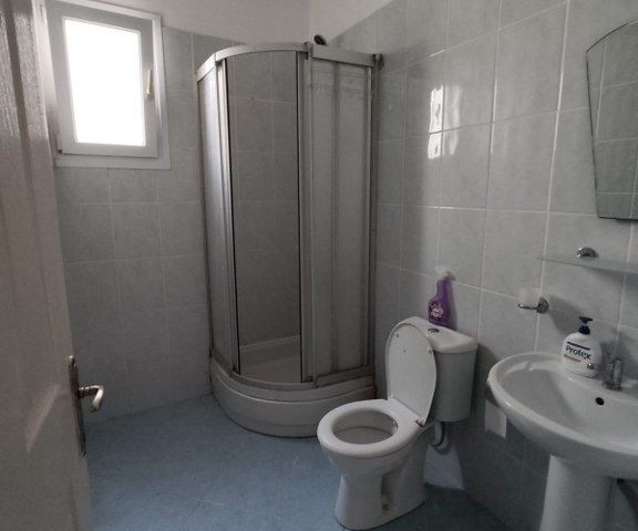 Apartment mit 2 Schlafzimmern zum Verkauf, direkt gegenüber dem Lord's Palace Hotel Girne (1 zusätzlicher Abstellraum) (türkischer Titel)