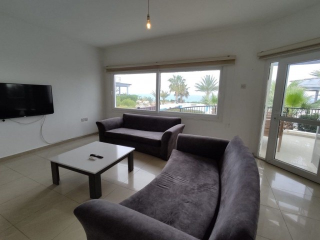 آپارتمان 3 خوابه ساحلی نیس برای اجاره محل گذرگاه ساحلی Lapta گیرنه (Lapta Yuruyus Yolu Kyrenia) (استخر مشترک)