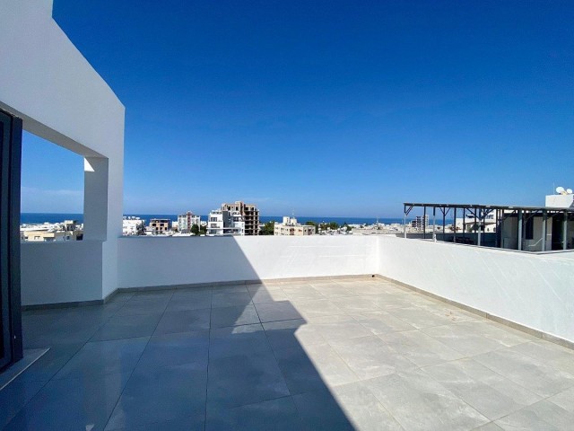 Penthouse mit 3 Schlafzimmern zu vermieten, Lage in der Nähe des Barbaros-Marktes in Kyrenia