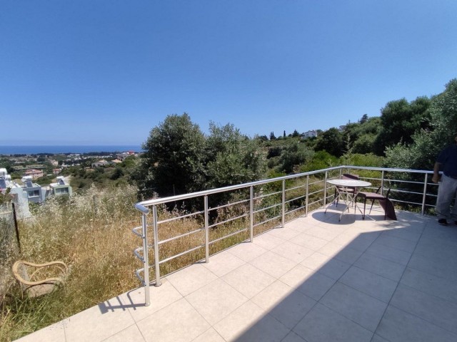 Doppelhaushälfte mit 1 Schlafzimmer zu vermieten, Standort Karsiyaka Girne (wunderschönes Meer- und Bergpanorama)