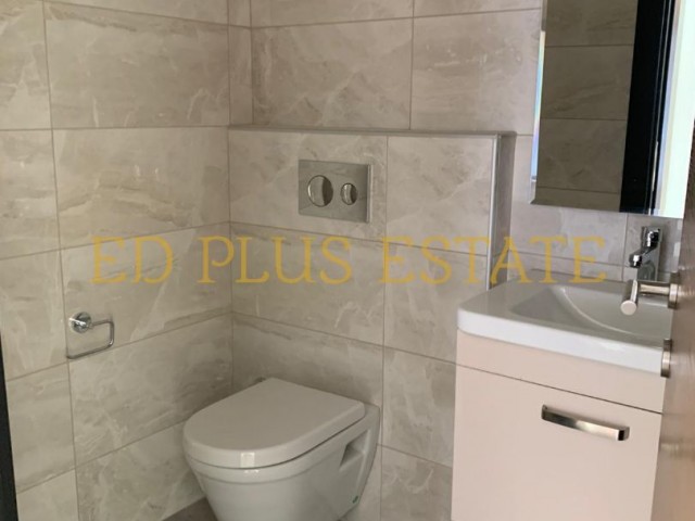 Girne Merkezde Kiralık Eşyasız 3+1 Lüks Daire