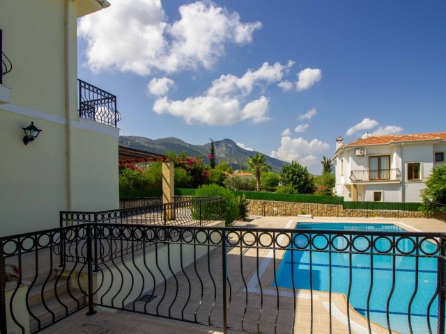 3+1 Villa mit Pool zum Verkauf in Kyrenia Çatalköy