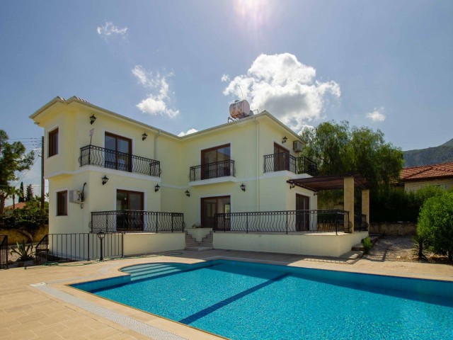 3+1 Villa mit Pool zum Verkauf in Kyrenia Çatalköy