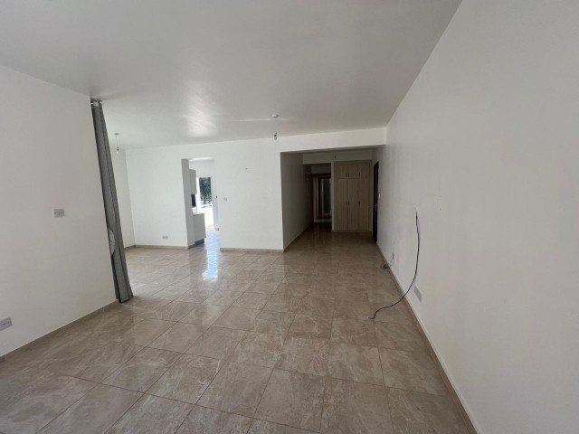 3+1 Building For Sale in Famagusta Police Station Area