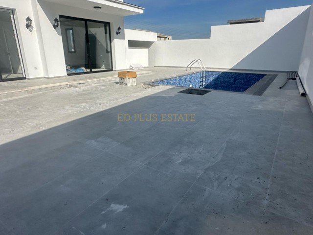 4+1 neue Villa mit Meerblick und Pool zum Verkauf in Çatalköy, Kyrenia