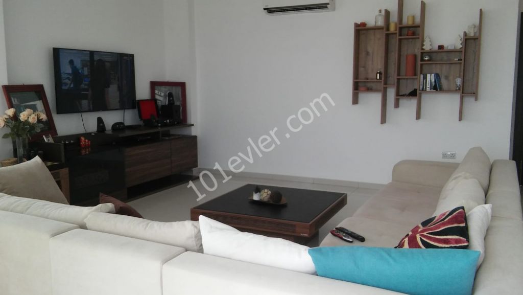 GİRNE MERKEZDE KİRALIK EŞYALI 3+1 PENTHOUSE 