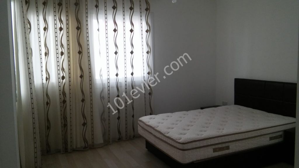 GİRNE MERKEZDE SATILIK 2+1 EŞYALI DAİRE 