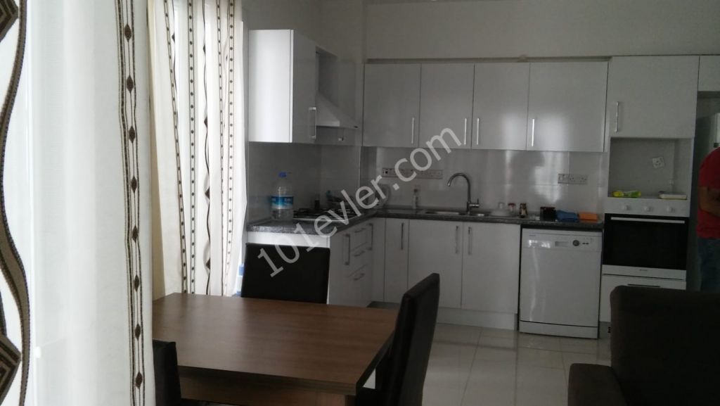 GİRNE MERKEZDE SATILIK 2+1 EŞYALI DAİRE 