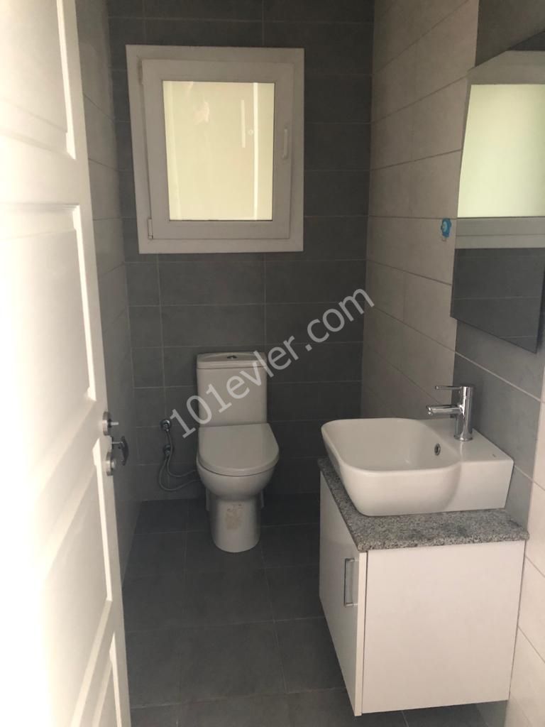 GİRNE MERKEZDE LEFKOŞA ÇEMBERİ YAKINI KİRALIK 1+1 LÜKS DAİRE