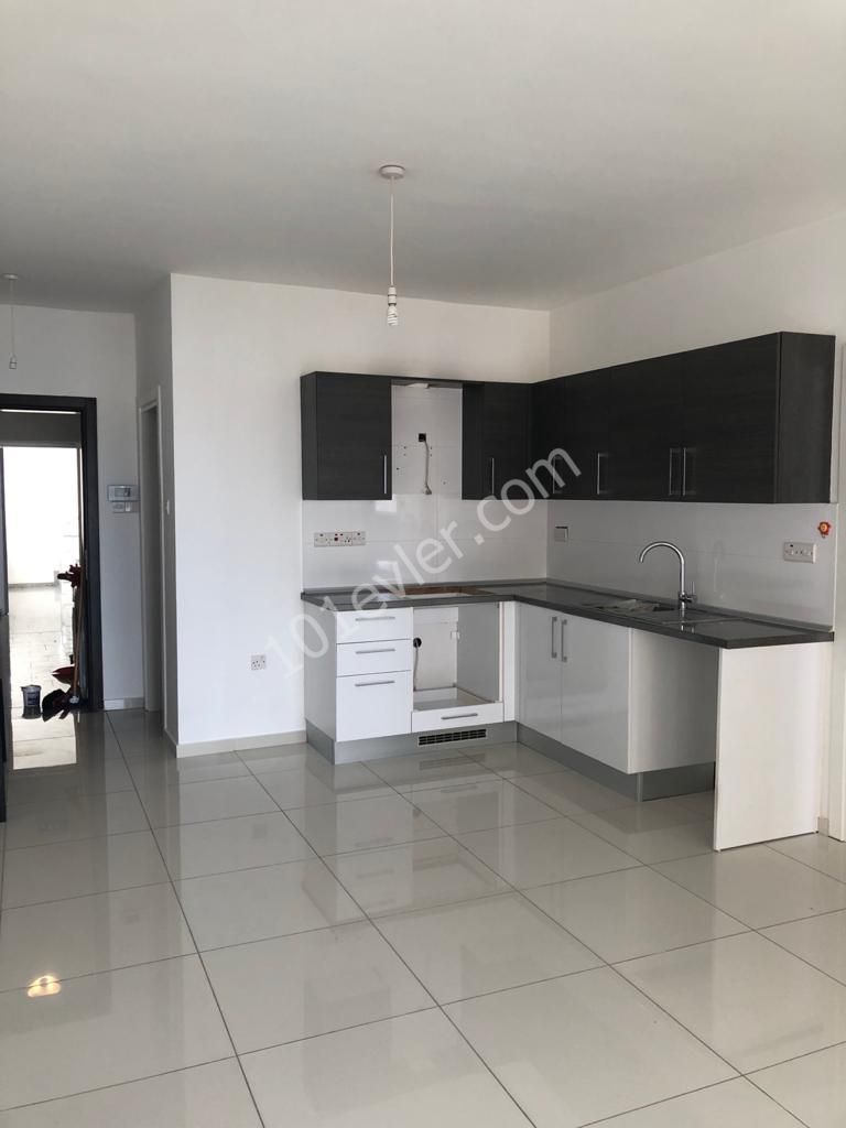 GİRNE MERKEZDE LEFKOŞA ÇEMBERİ YAKINI KİRALIK 1+1 LÜKS DAİRE