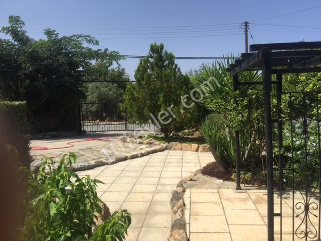 Villa For Sale in Yeşiltepe, Kyrenia