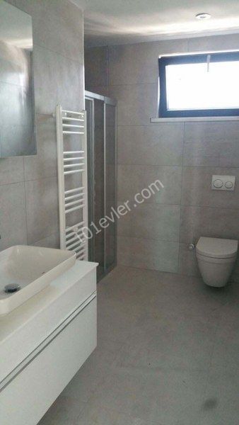 Girne merkezde satılık 2+1 deniz manzaralı daire