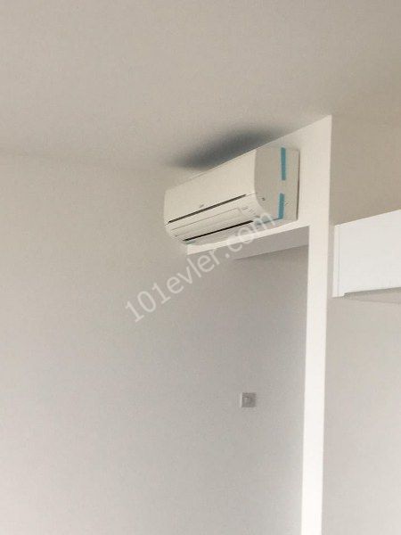 Girne merkezde satılık 2+1 deniz manzaralı daire