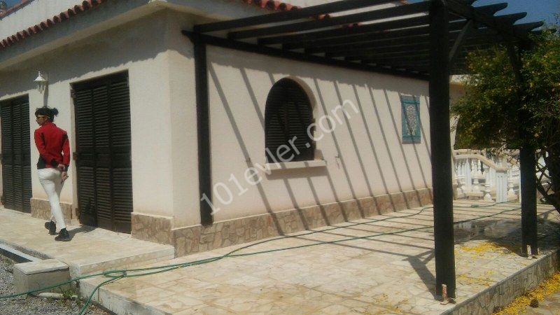 Bungalow For Sale in Bellapais, Kyrenia