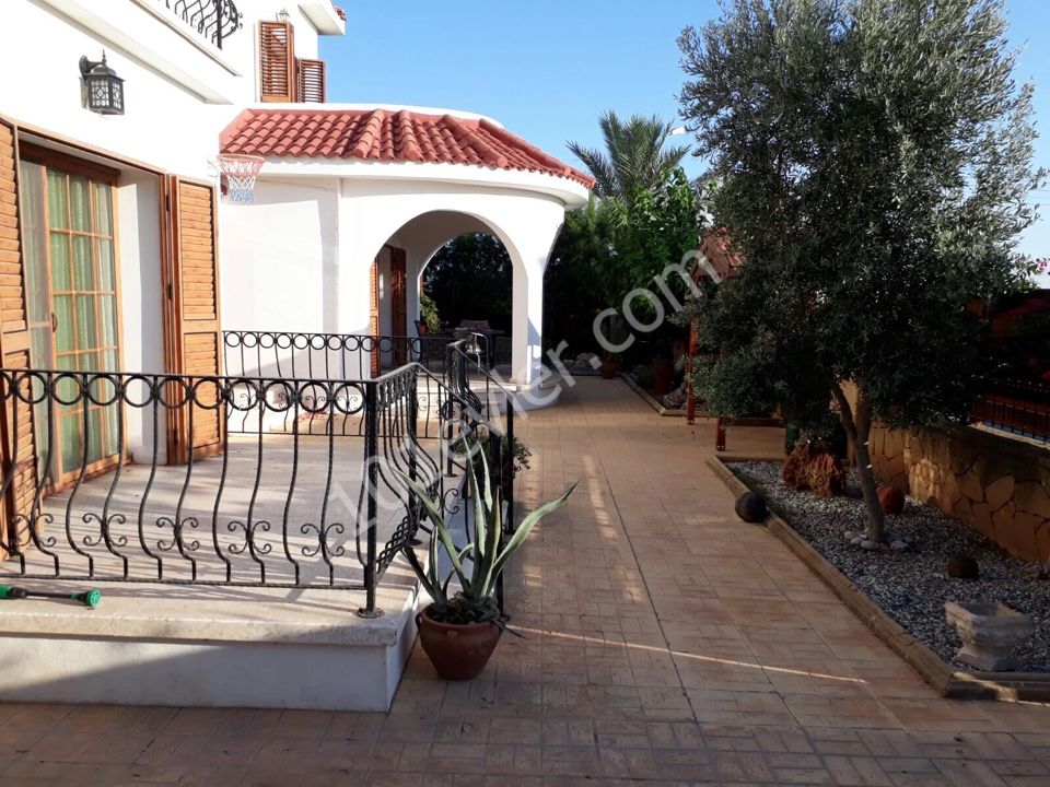 4 bedroom Villa for sale in Iskele Bahceler