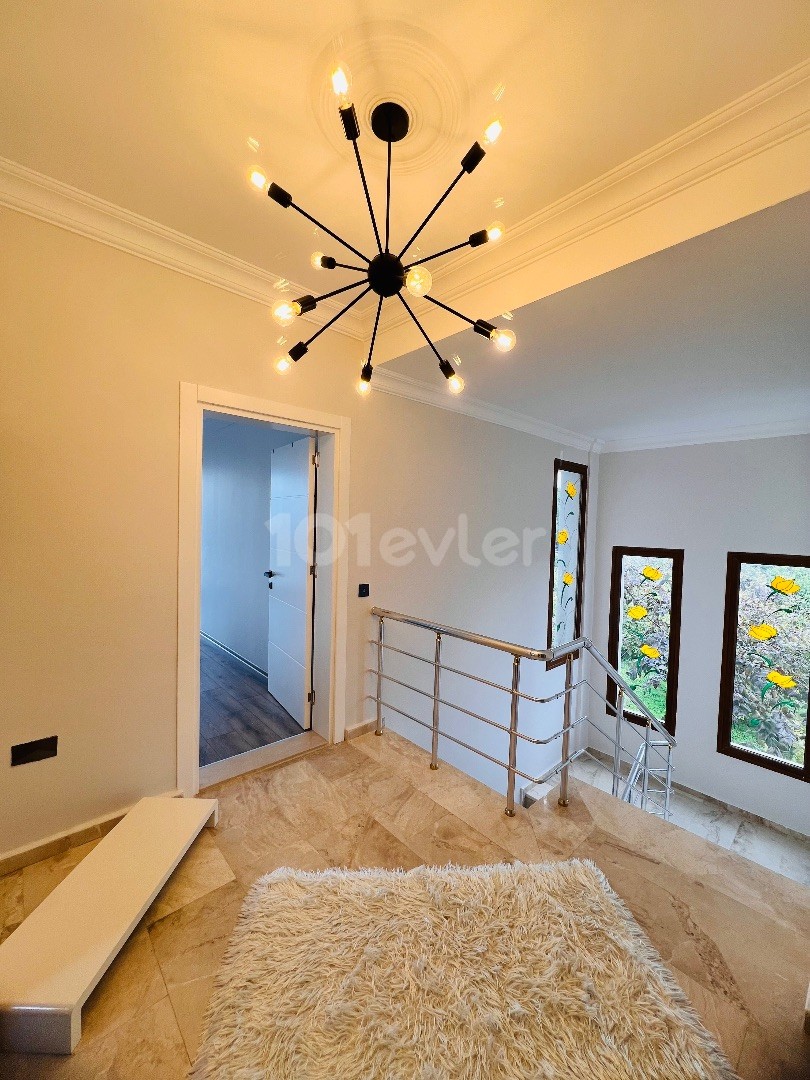 Lapta da kiralık full eşyalı bahçeli muhteşem villa