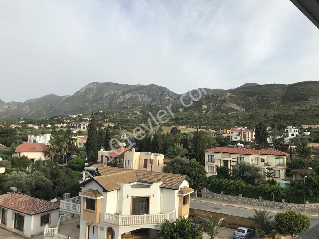 1+1 flat for rent in Kyrenia city center (Carrington 22)