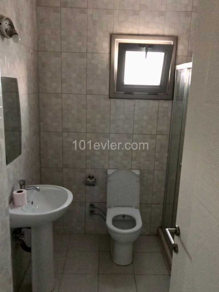 GİRNE MERKEZ'DE 2+1 EŞYALI PENTHOUSE